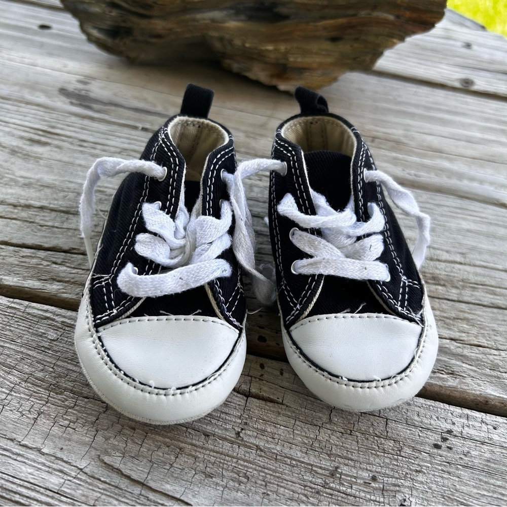 Converse Baby Sneakers Size 4 Black White Lace Up Chuck Taylor